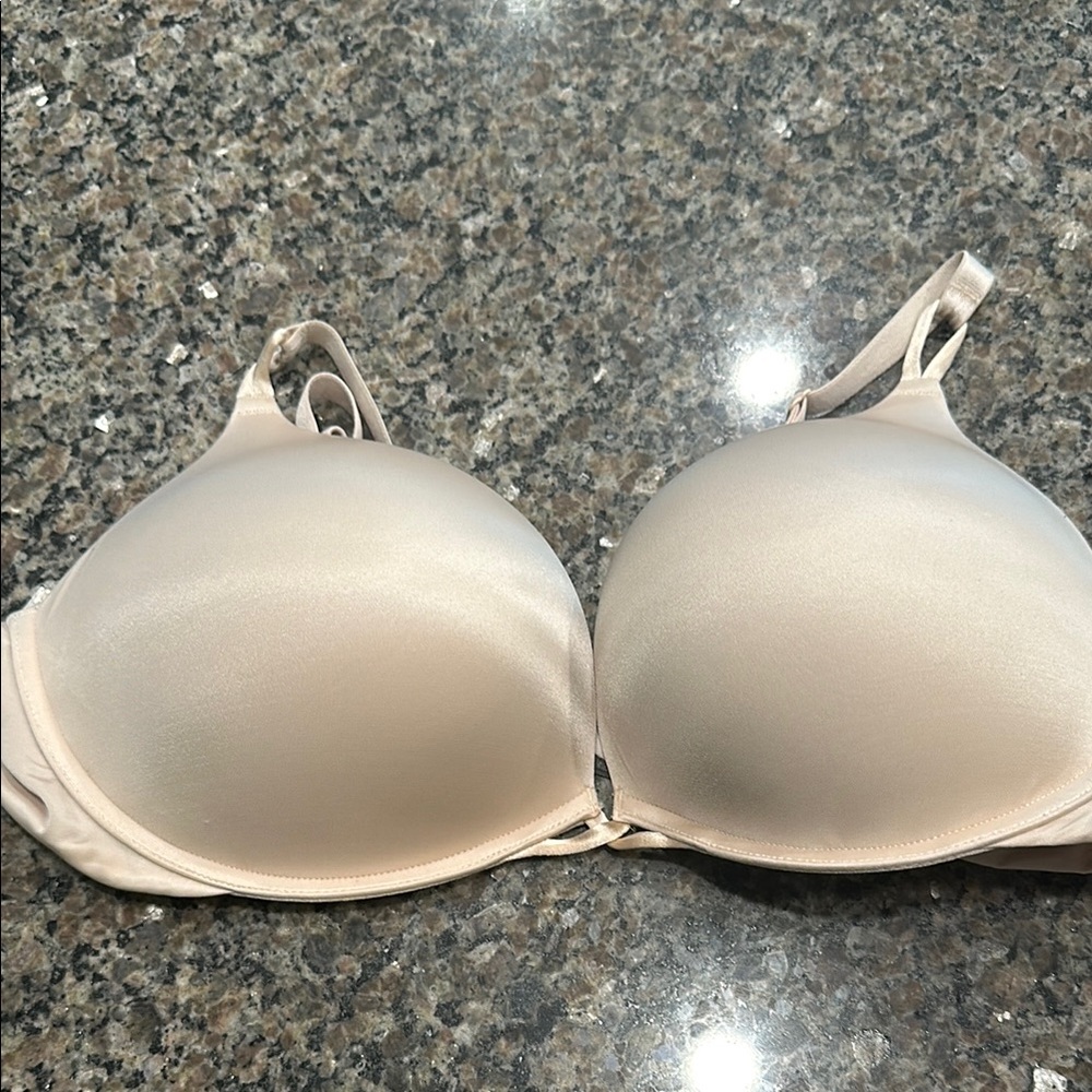 Victorias Secret bombshell bra